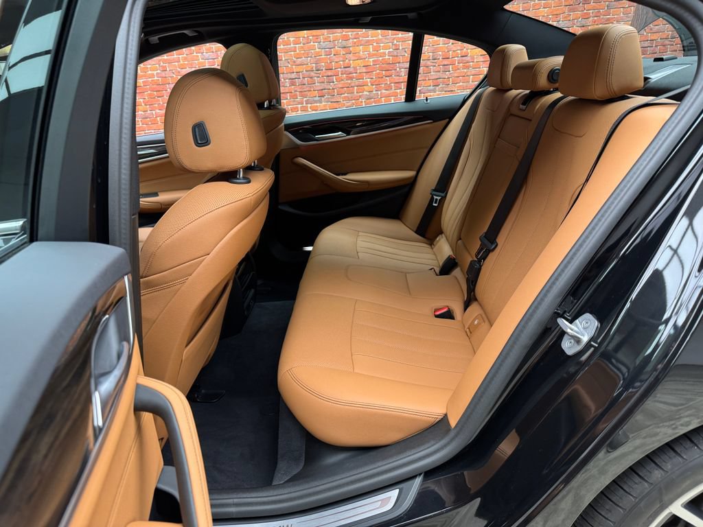 Used 2023 BMW 540i xDrive AWD/4WD image 24