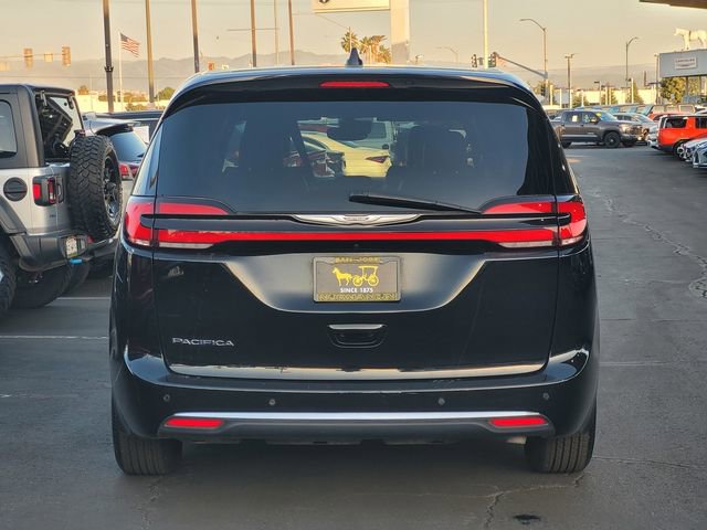 Certified 2025 Chrysler Pacifica Select image 5