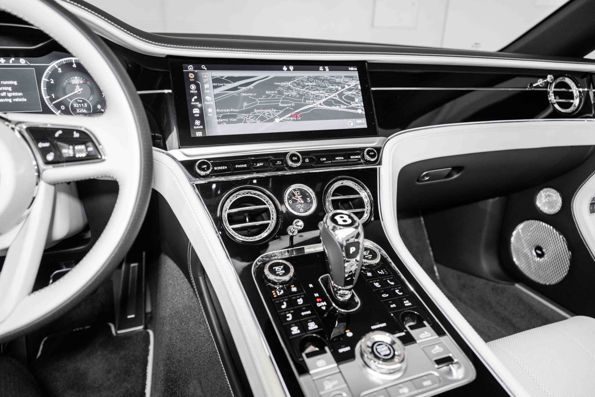 Used 2022 Bentley Continental GT image 24