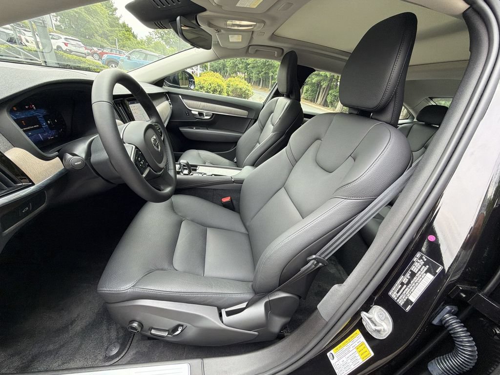 Used 2025 Volvo S90 B6 Plus AWD/4WD image 19