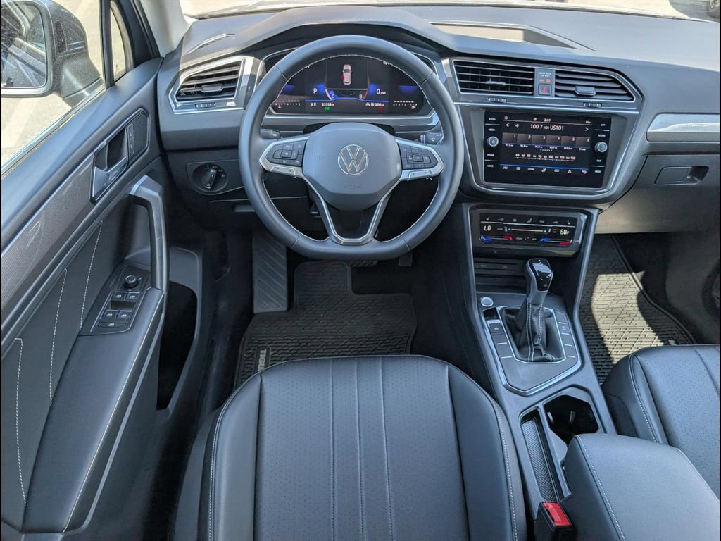 Used 2023 Volkswagen Tiguan SE FWD image 9