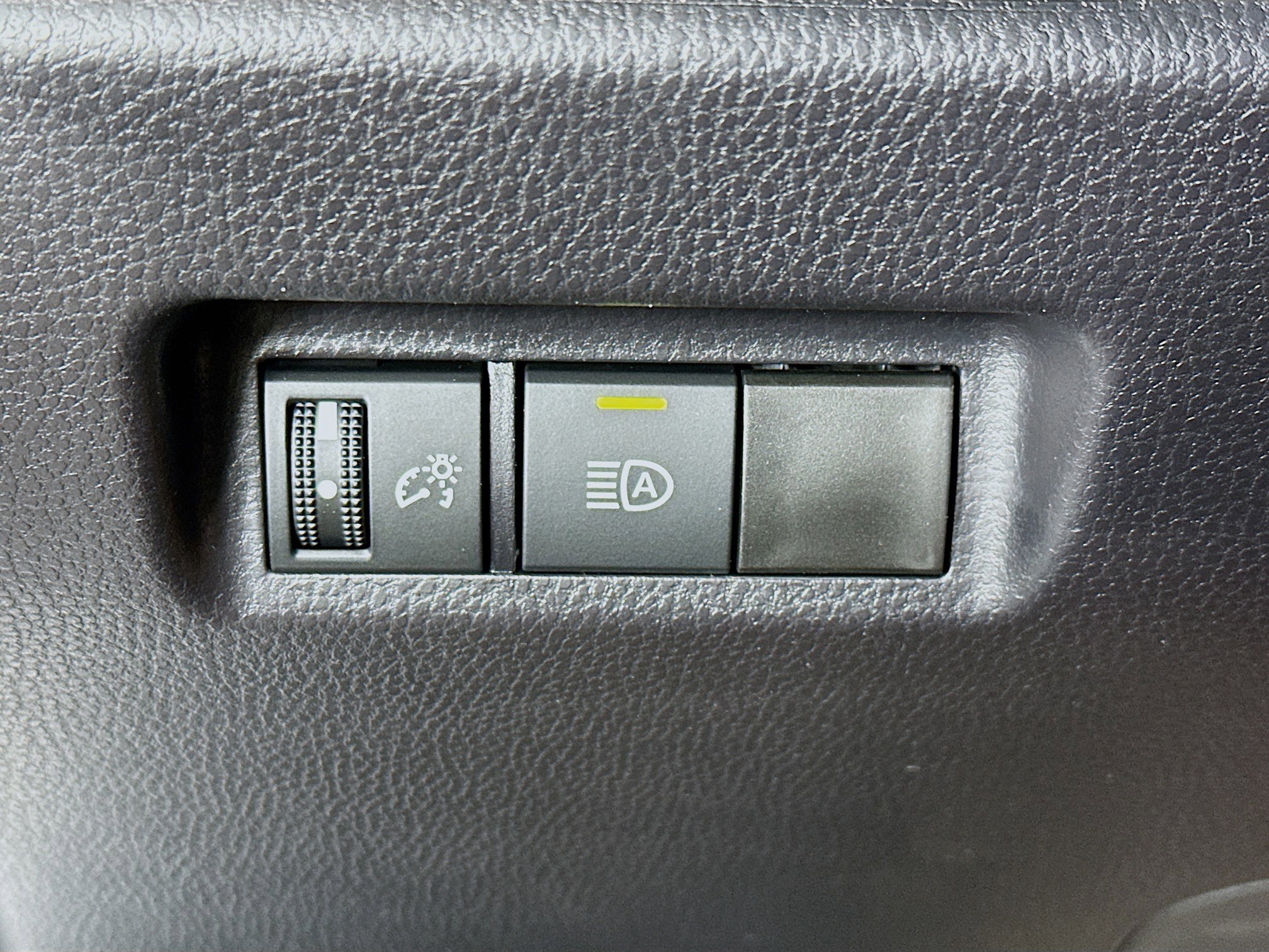 Used 2025 Toyota RAV4 LE image 17