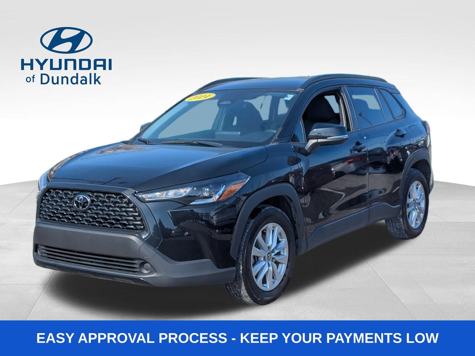 Used 2024 Toyota Corolla Cross LE image 1