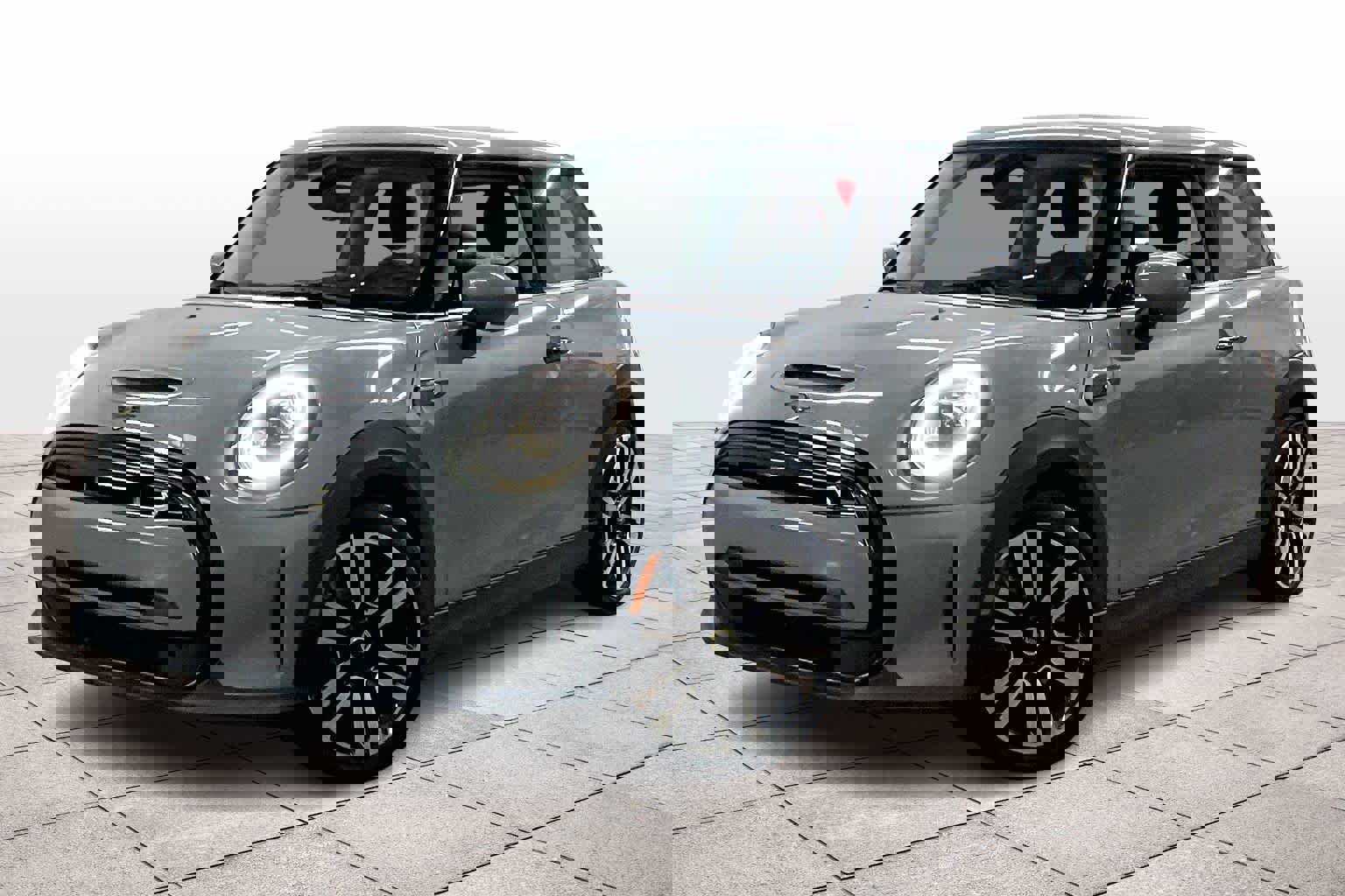 Used 2023 MINI Cooper SE image 1