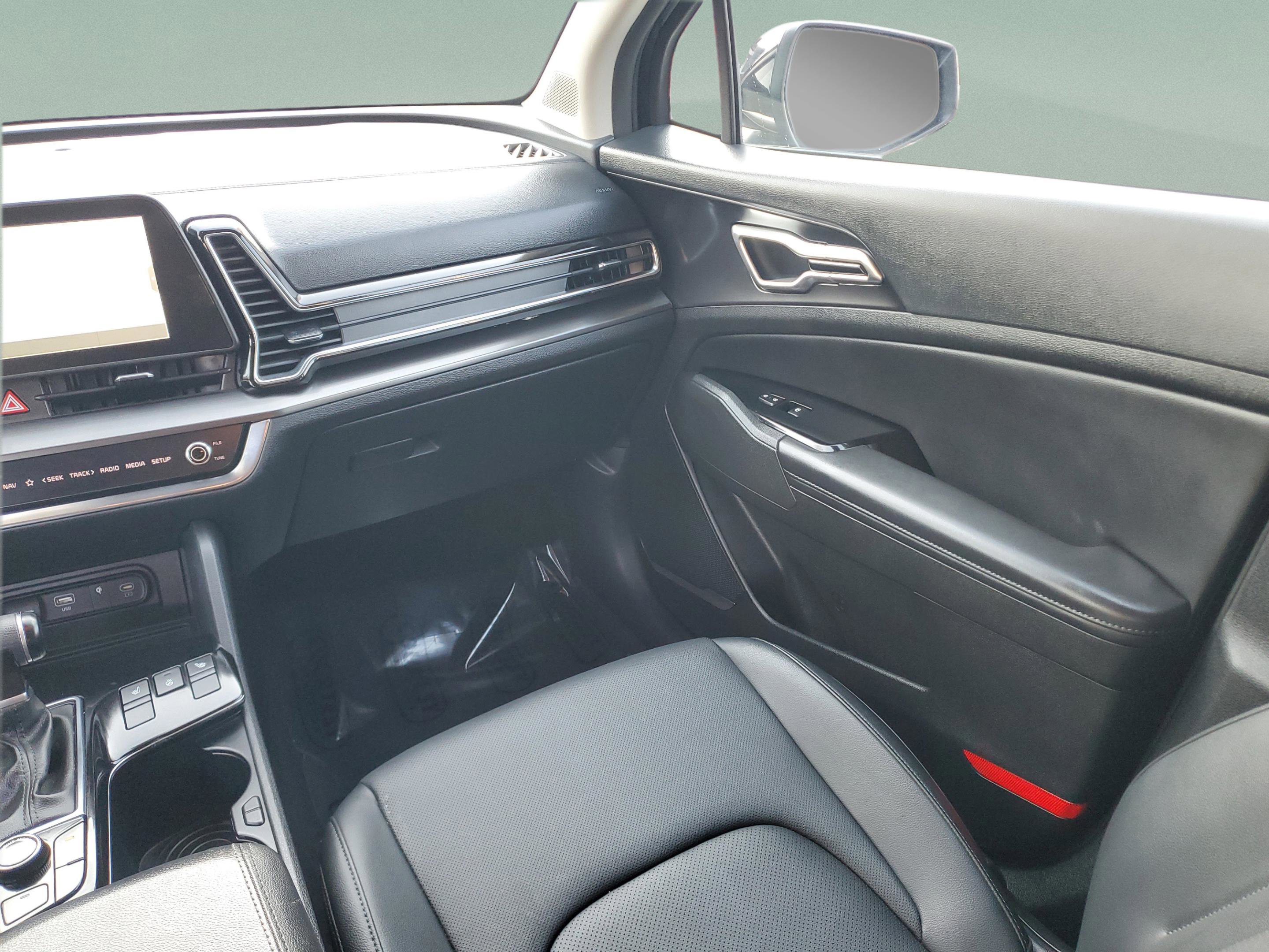 Certified 2023 Kia Sportage EX image 16