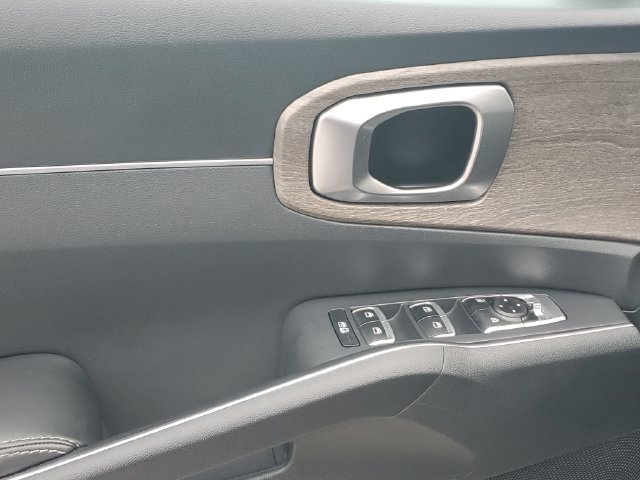 Certified 2023 Kia Sorento EX FWD image 19