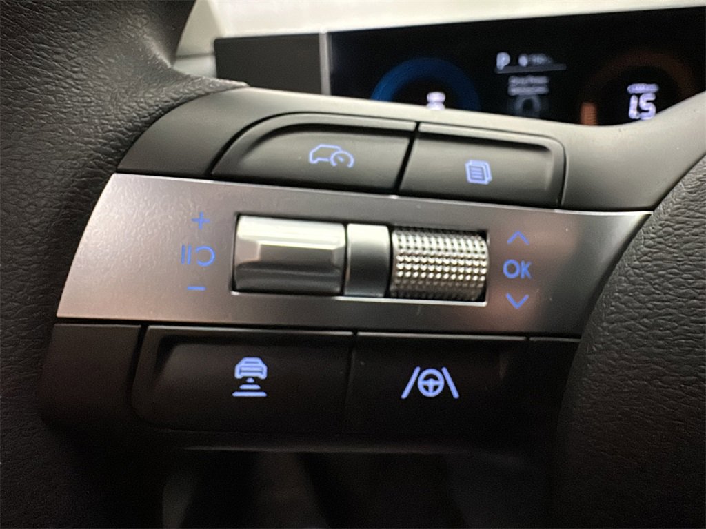 New 2026 Hyundai Tucson Blue SE image 16