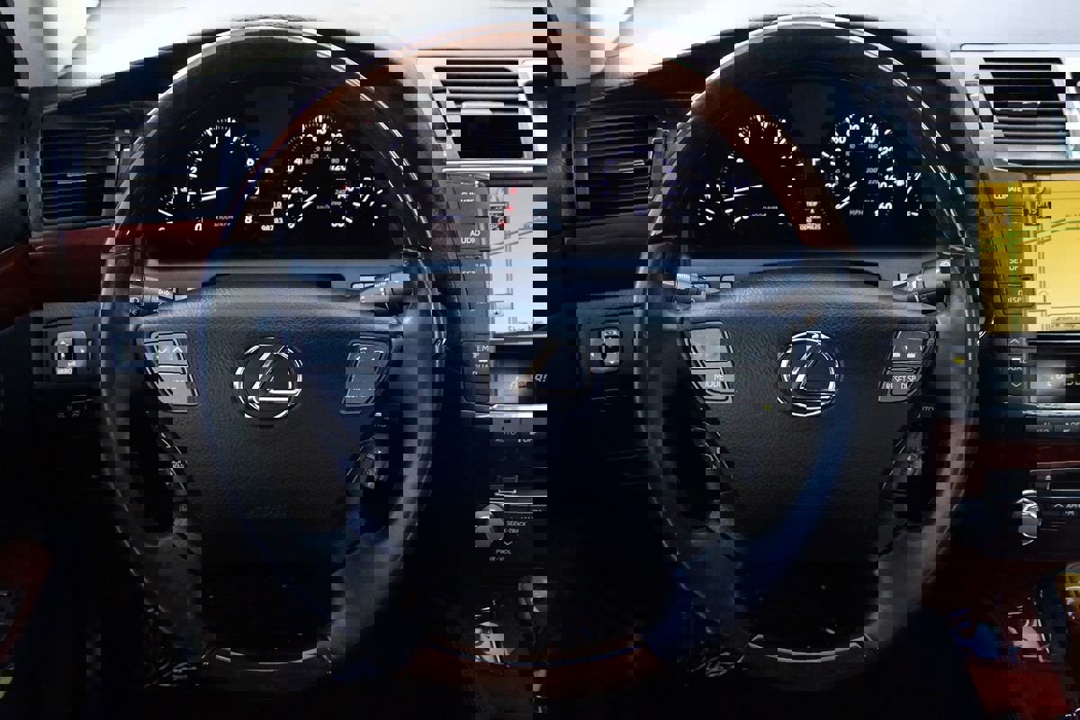 Used 2010 Lexus LS 460 image 58