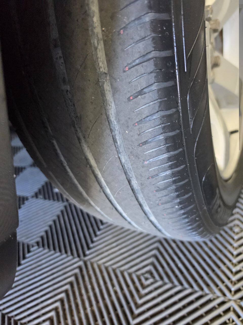 Used 2012 Dodge Challenger SXT RWD image 25