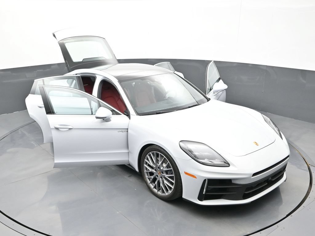 Certified 2025 Porsche Panamera 4 E-Hybrid AWD/4WD image 33