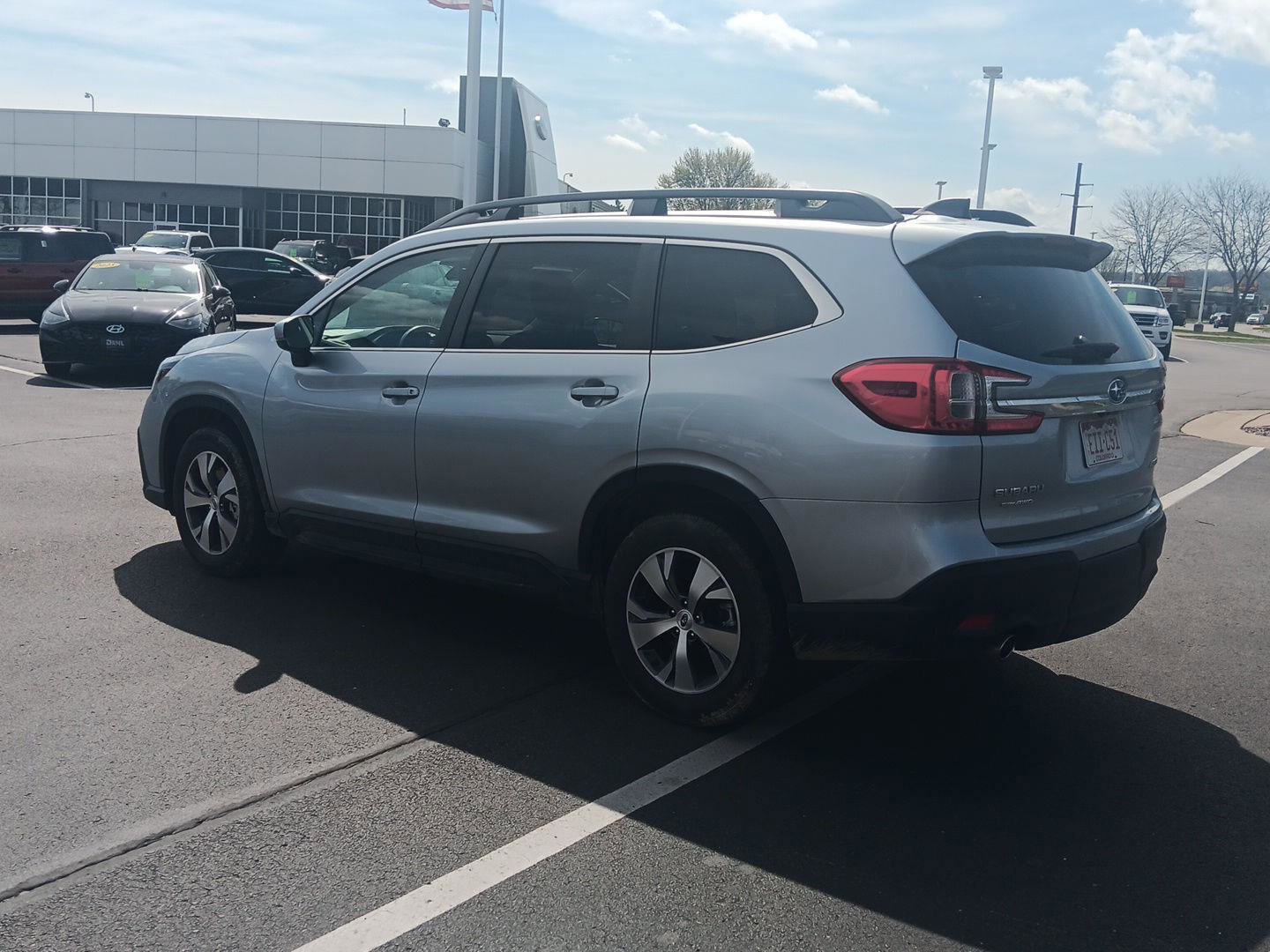 Used 2024 Subaru Ascent Premium w/ Convenience Package AWD/4WD image 7