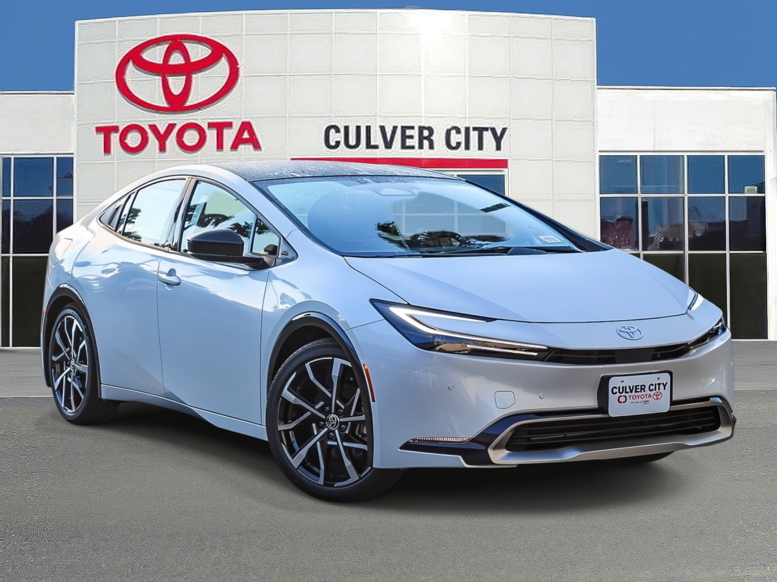 New 2026 Toyota Prius Plug-In Hybrid FWD image 1