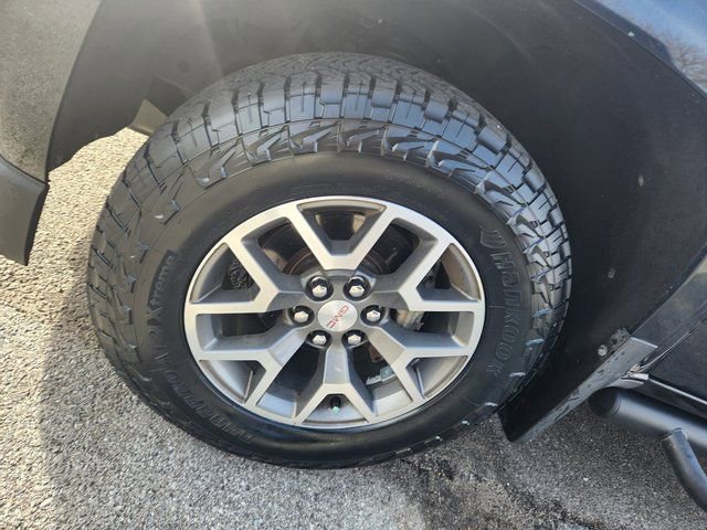 Used 2016 GMC Canyon SLE image 29