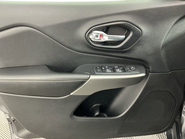 Used 2021 Jeep Cherokee Latitude Lux 80th Anniv w/ Quick Order Package 26U 80TH image 7