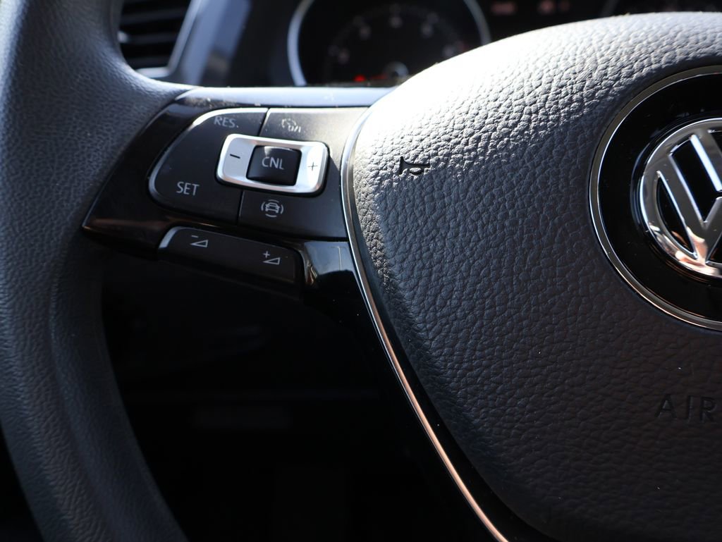 Used 2020 Volkswagen Tiguan S image 34