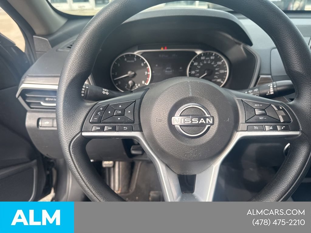 Used 2025 Nissan Altima 2.5 SV FWD image 15