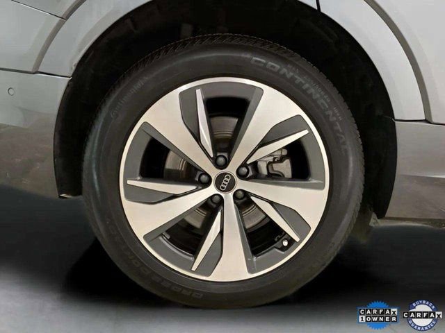 Used 2024 Audi Q8 e-tron Premium Plus image 33