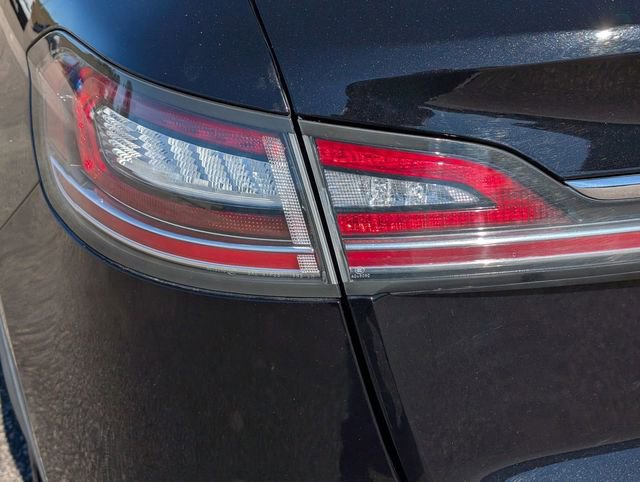 Used 2022 Lincoln Nautilus Reserve FWD image 18