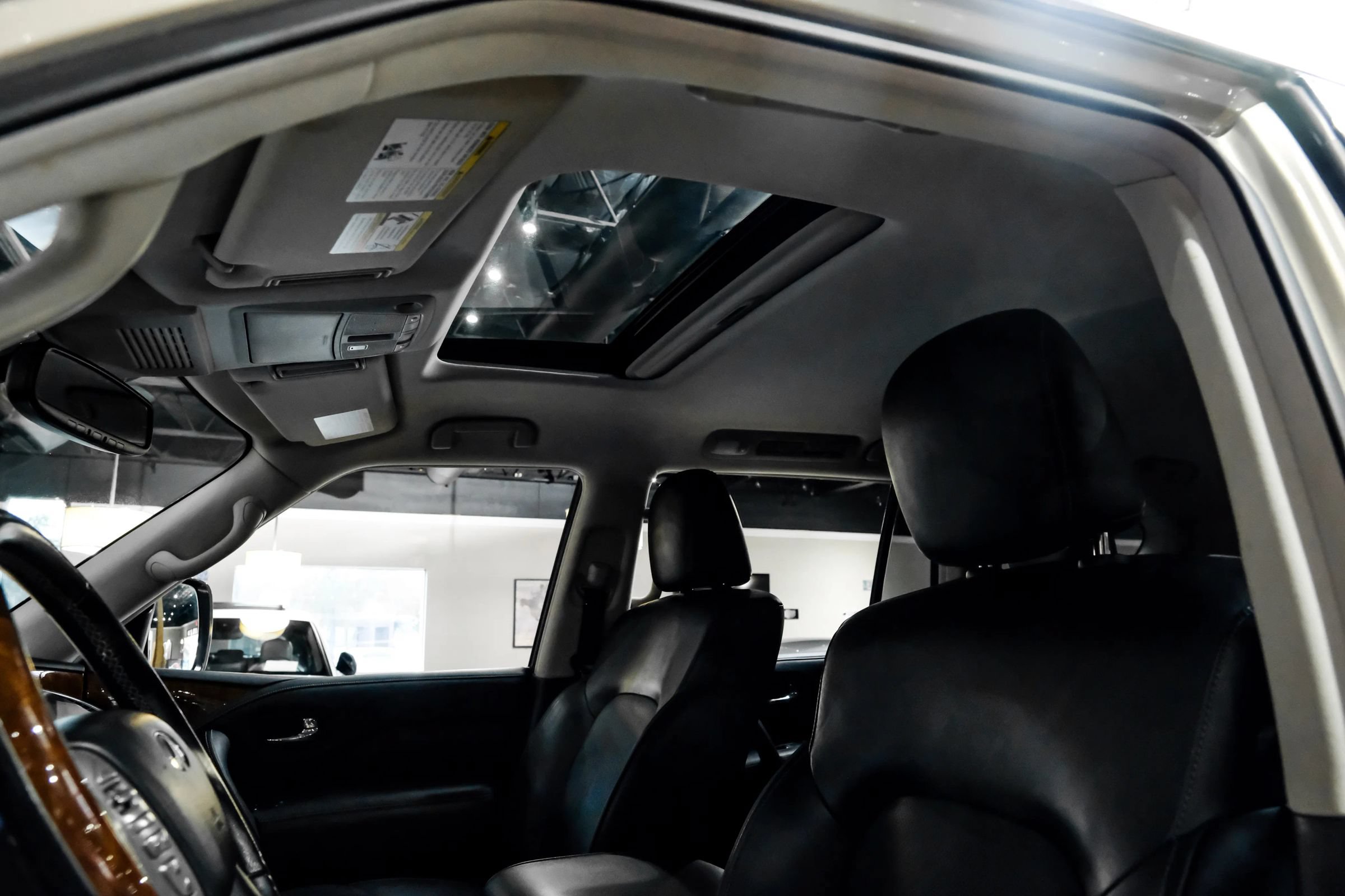 Used 2019 INFINITI QX80 Luxe RWD image 5