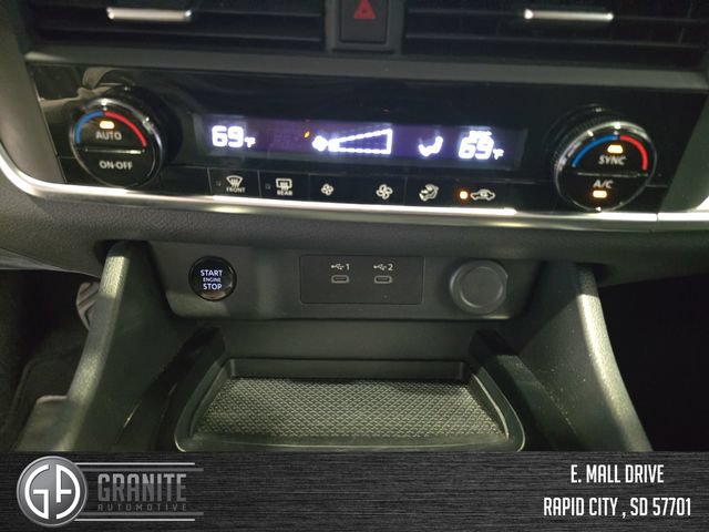 Used 2024 Nissan Rogue SV AWD/4WD image 18
