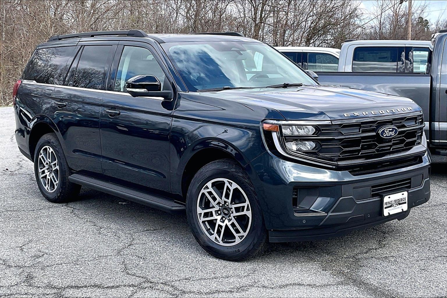 New 2026 Ford Expedition Active image 1