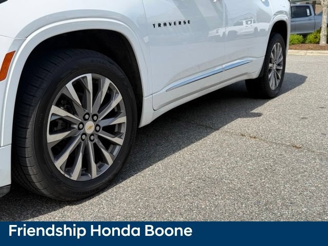 Used 2023 Chevrolet Traverse Premier FWD image 8