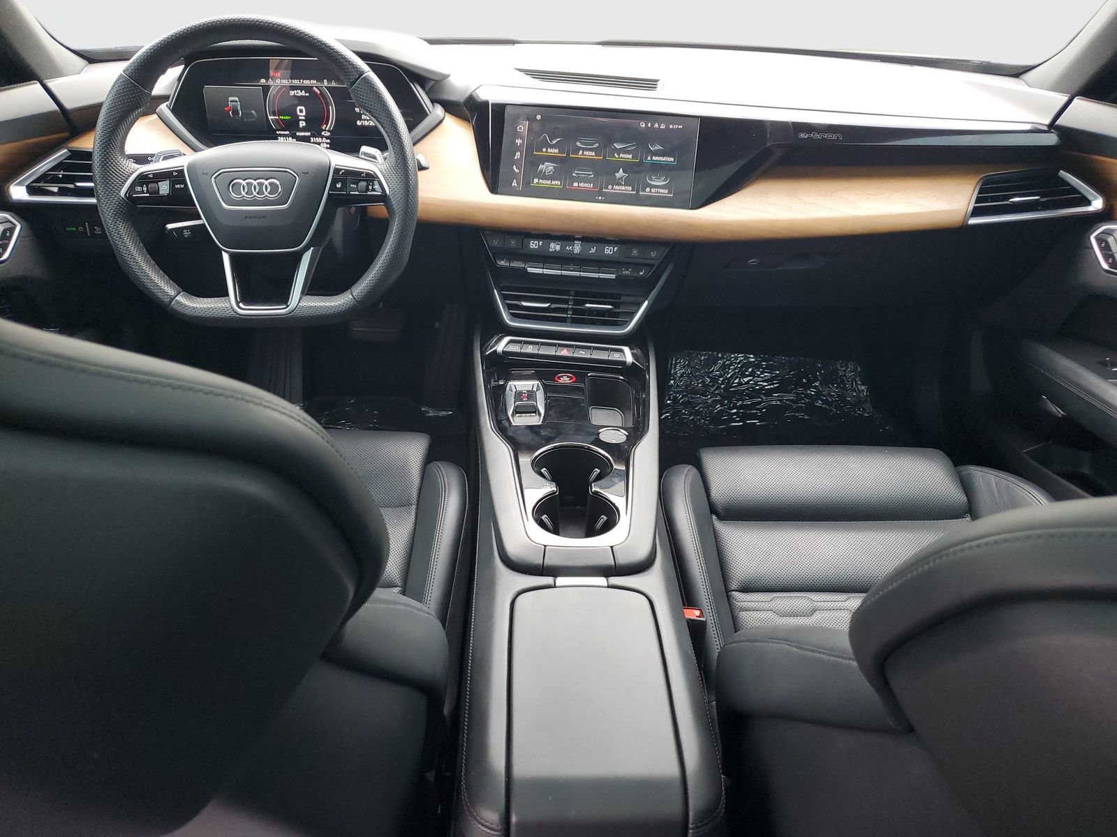 Used 2023 Audi e-tron GT Premium Plus AWD/4WD image 10