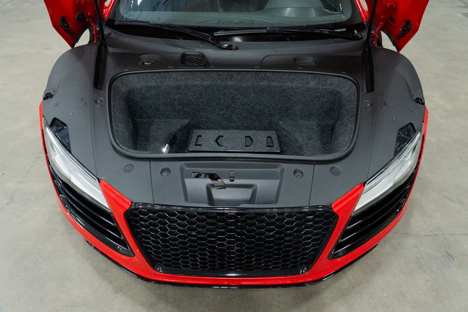Used 2014 Audi R8 V8 w/ Convenience Package image 46