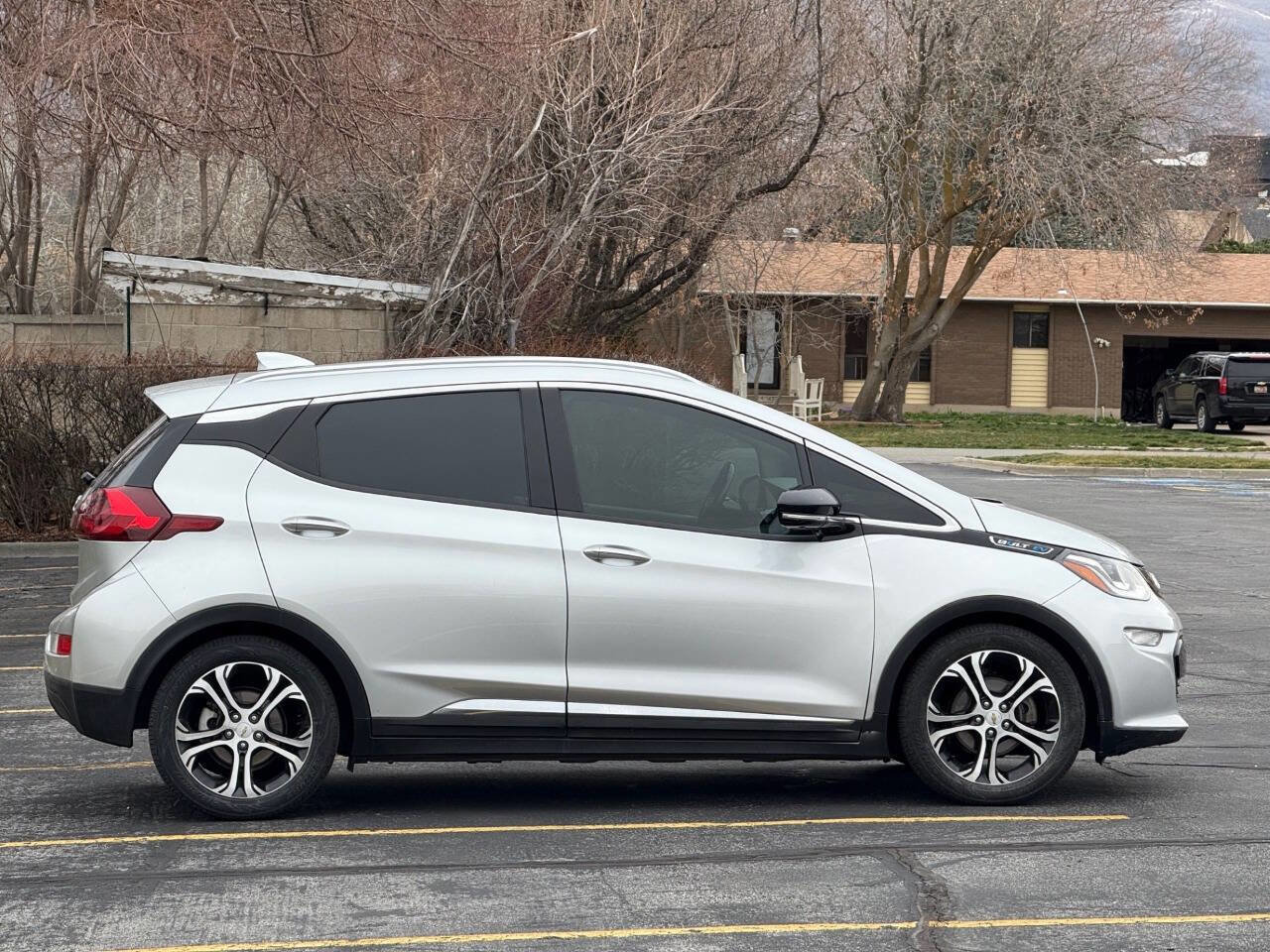 Used 2021 Chevrolet Bolt Premier w/ Infotainment Package image 4