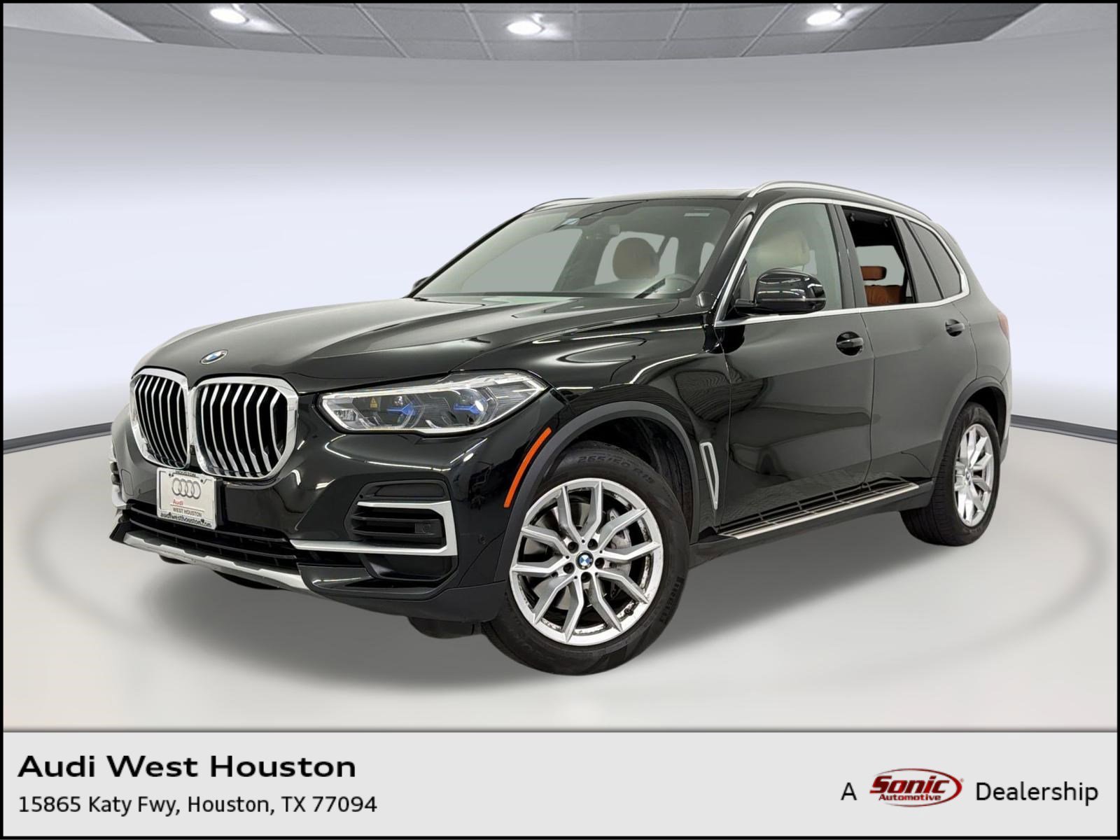 Used 2022 BMW X5 xDrive40i w/ Executive Package image 1