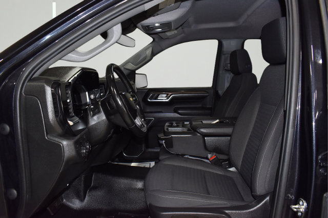 Used 2023 Chevrolet Silverado 1500 LT AWD/4WD image 31