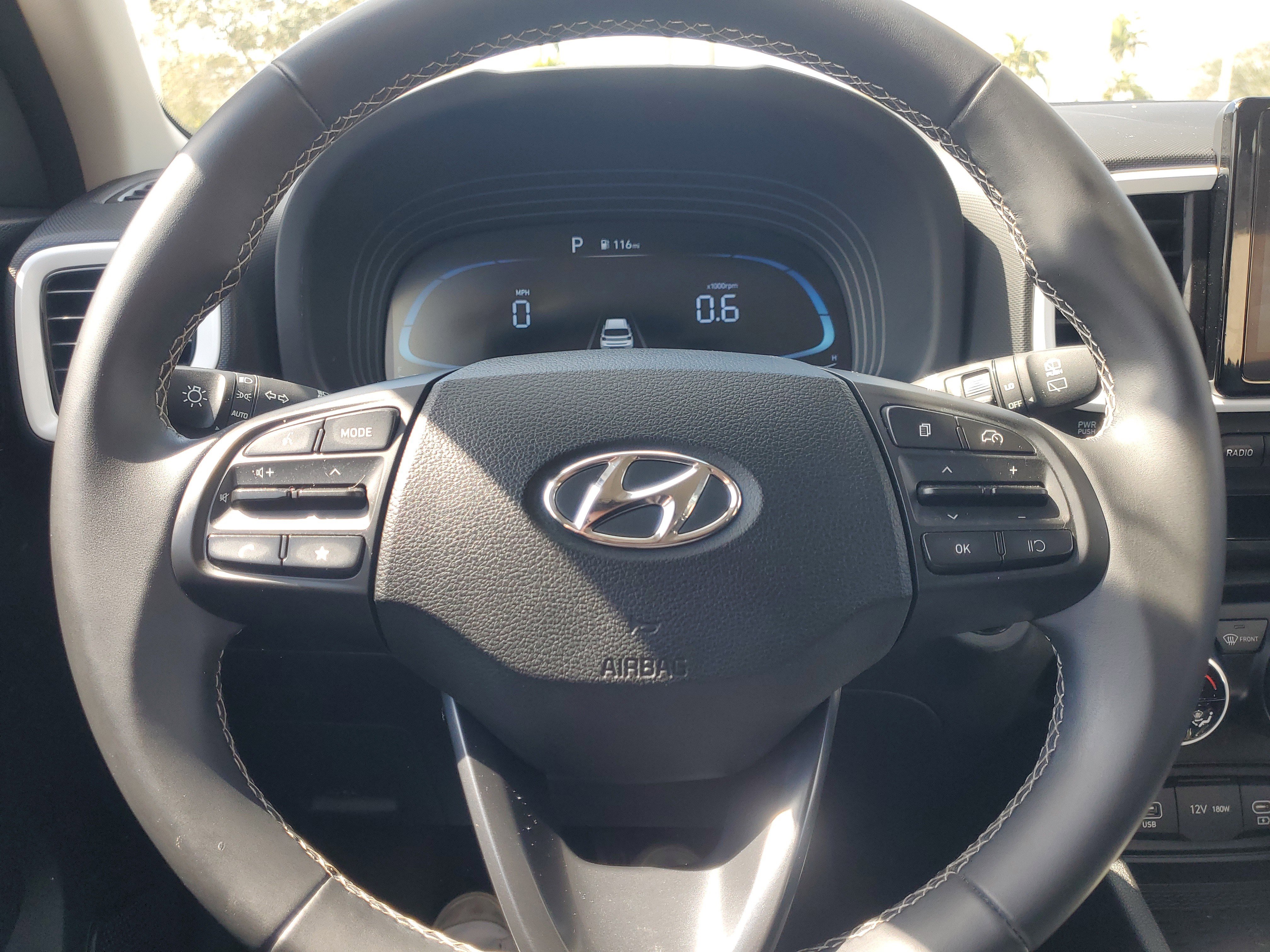 Used 2023 Hyundai Venue Limited image 20