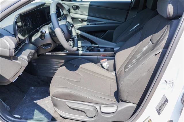 New 2025 Hyundai Elantra SEL image 11