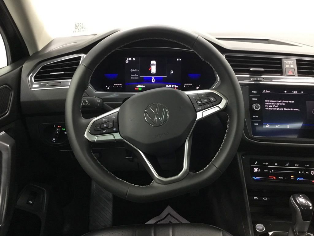 Used 2022 Volkswagen Tiguan SE AWD/4WD image 32