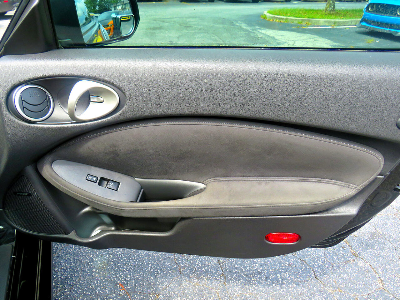 Used 2014 Nissan 370Z Touring w/ Navigation Package image 28