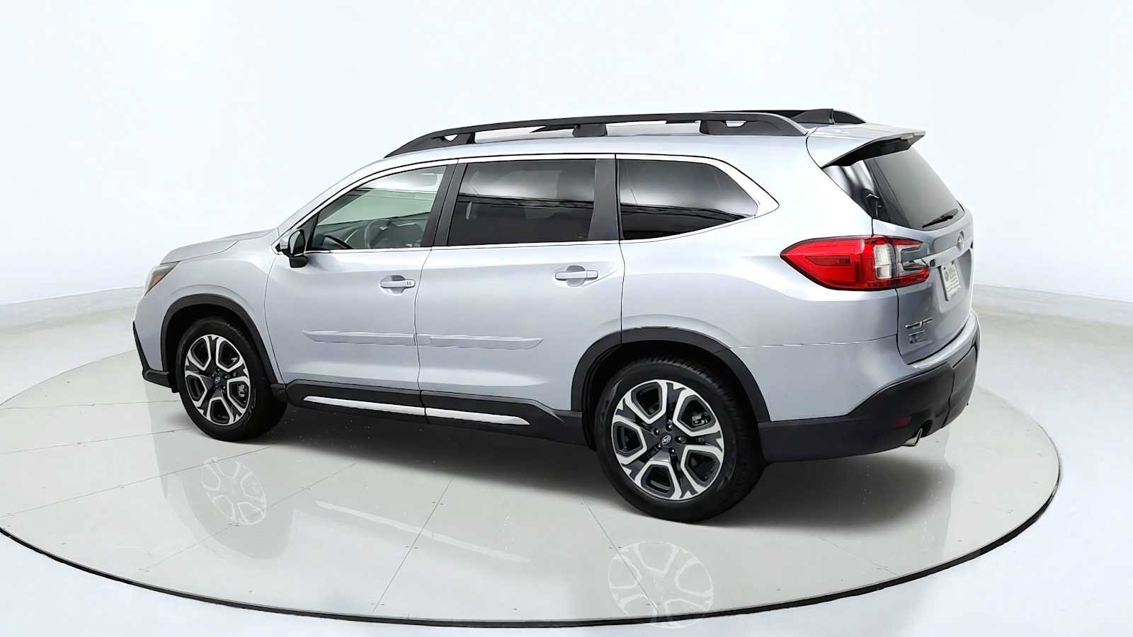 Used 2023 Subaru Ascent Limited AWD/4WD image 6
