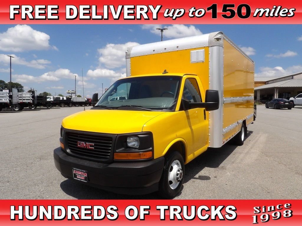 Used 2017 GMC Savana 3500 Extended RWD image 1