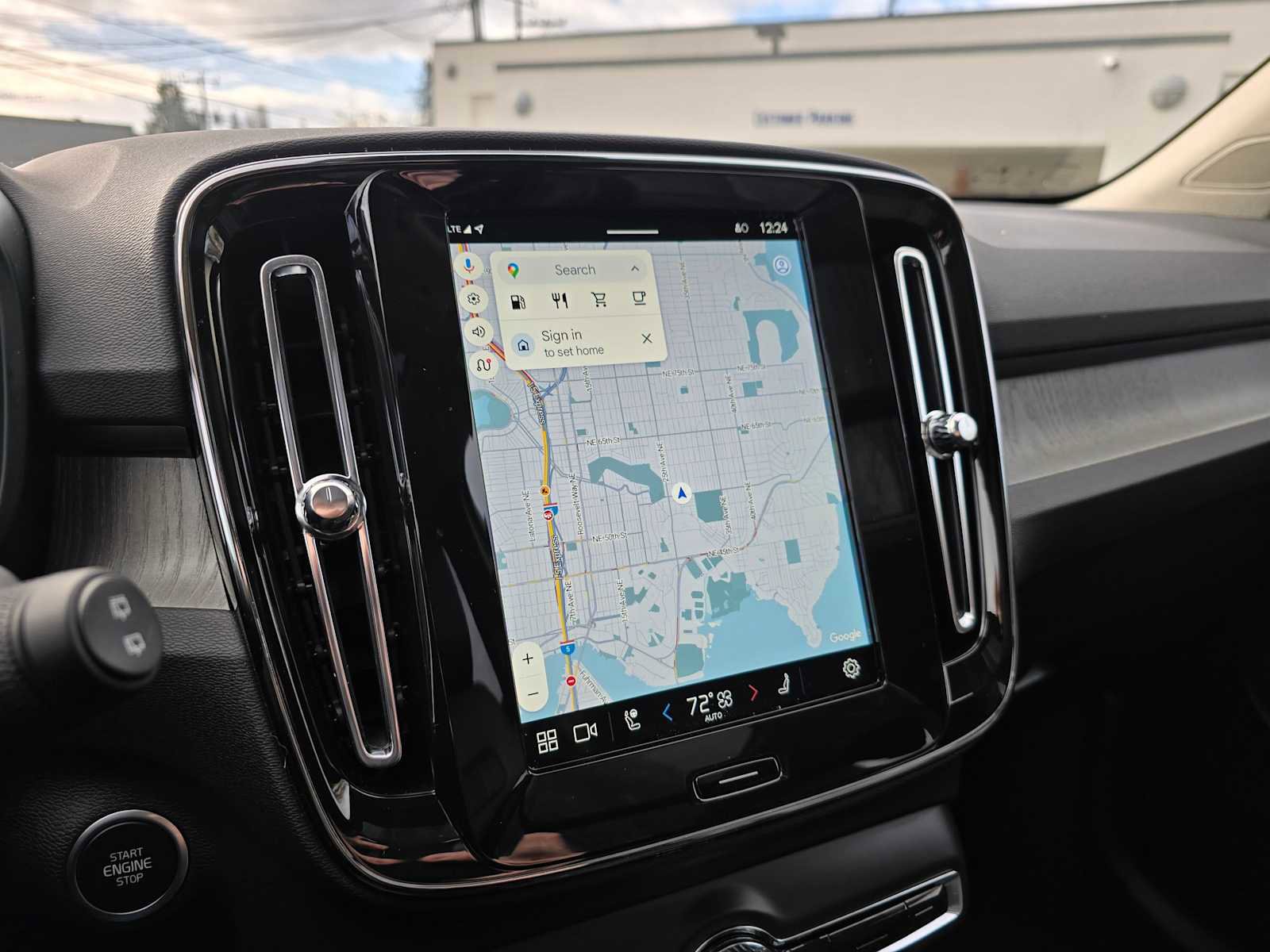 Certified 2025 Volvo XC40 B5 Core w/ Protection Package Premier image 31