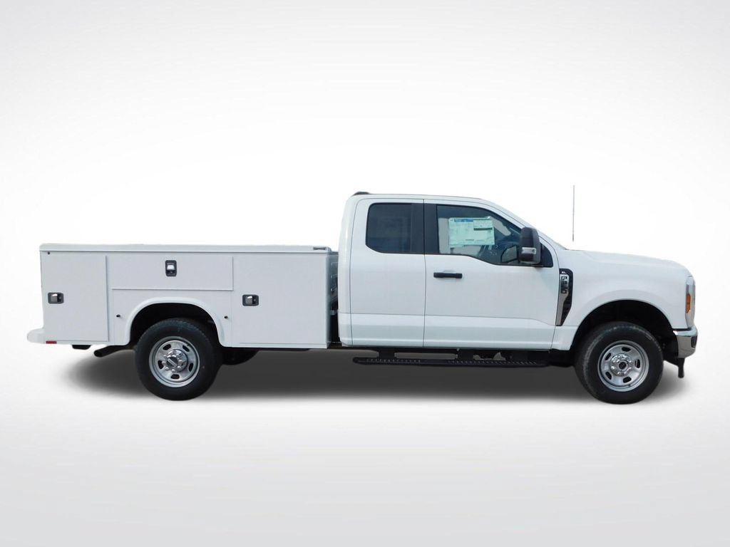 New 2025 Ford F350 XL w/ XL Chrome Package AWD/4WD image 2