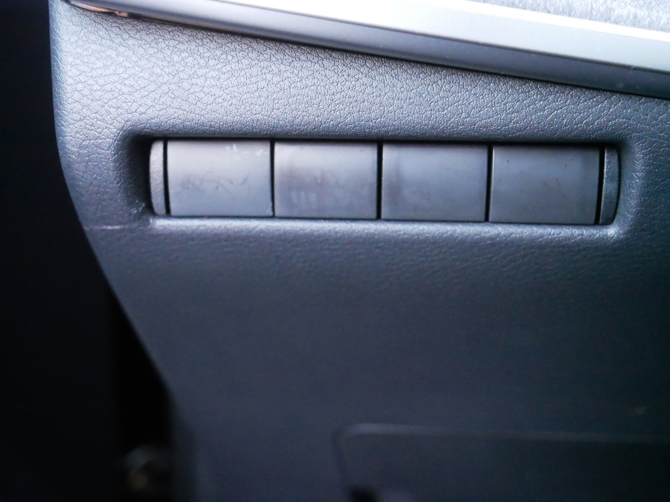 Certified 2025 Nissan Kicks SV w/ SV Premium Package image 26