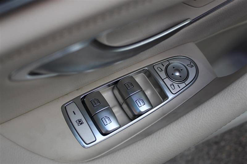 Used 2017 Mercedes-Benz E 300 image 12