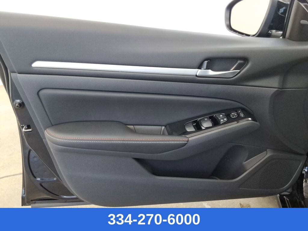 New 2025 Nissan Altima 2.5 SR w/ SR Premium Package image 17