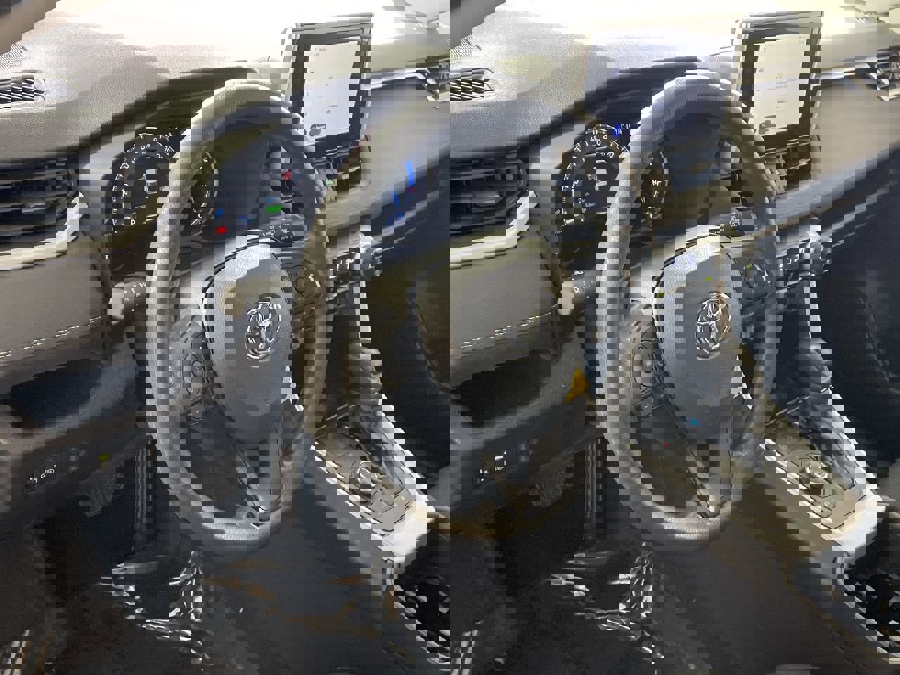 Used 2024 Toyota RAV4 LE image 11