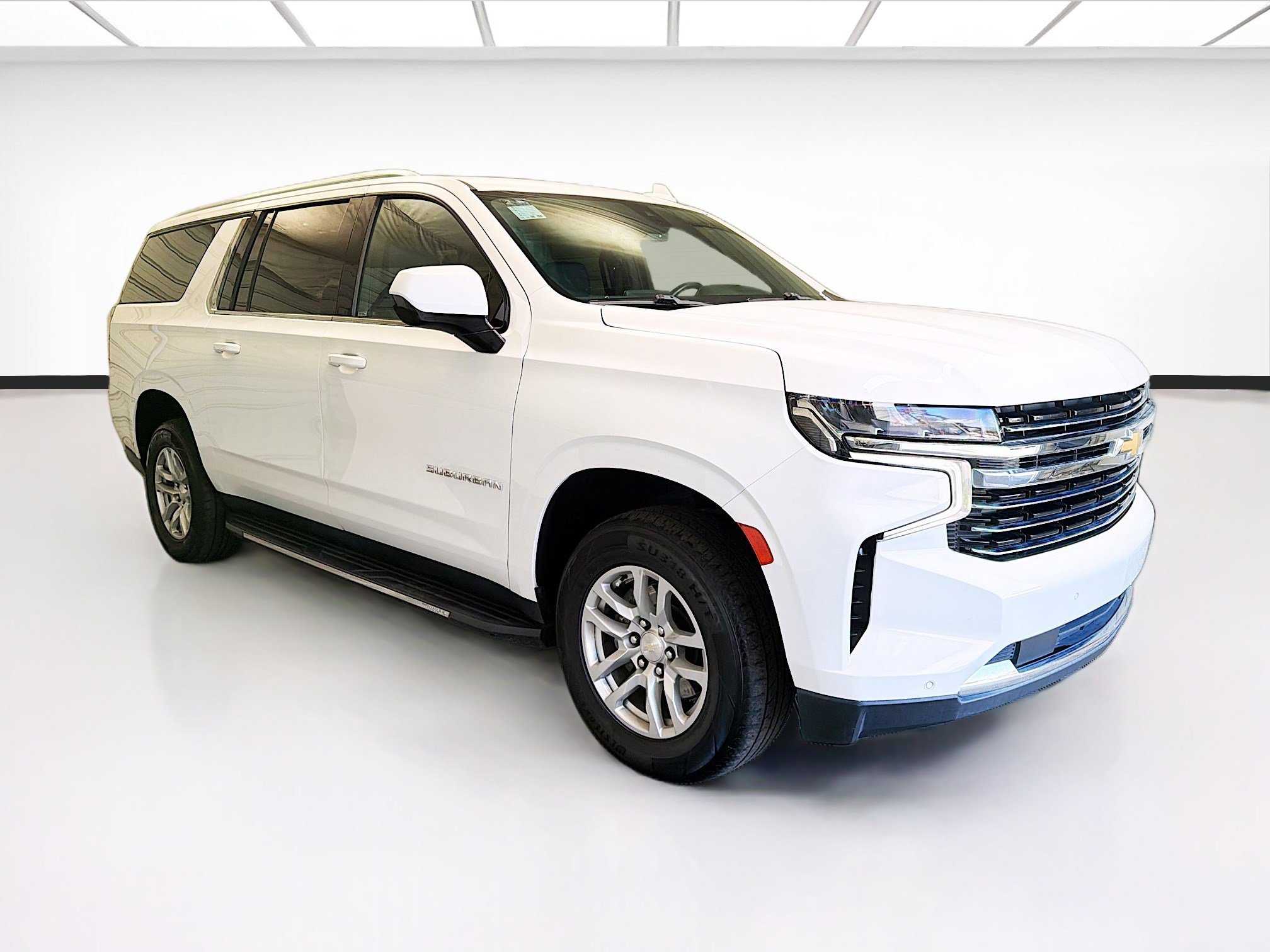 Used 2022 Chevrolet Suburban LT AWD/4WD image 3