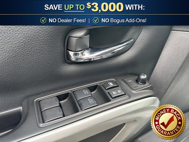 Used 2024 Nissan Titan SV image 16