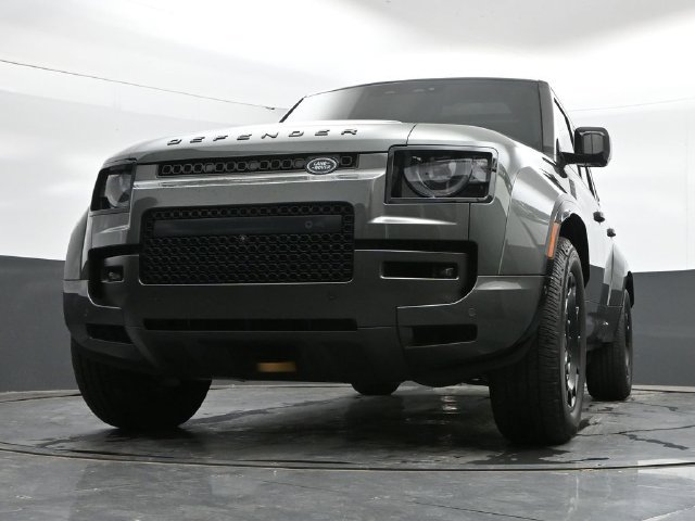 Used 2025 Land Rover Defender 110 AWD/4WD image 41