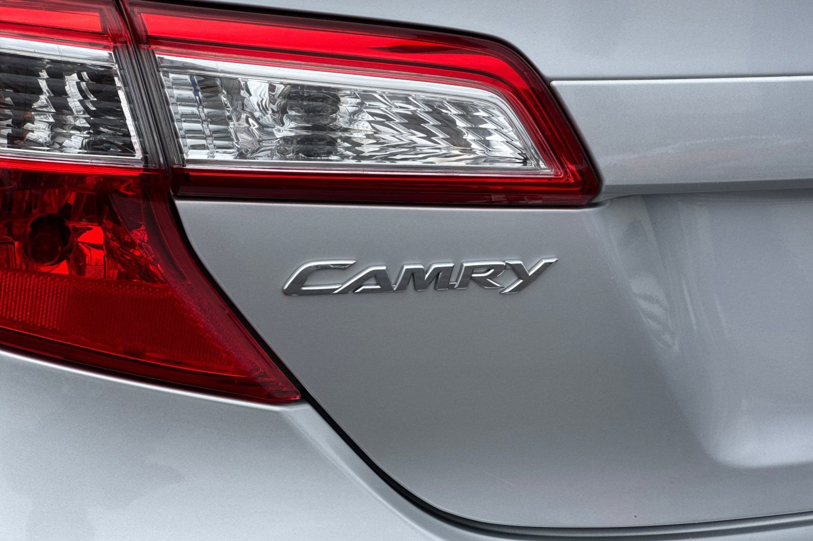 Used 2014 Toyota Camry LE FWD image 25
