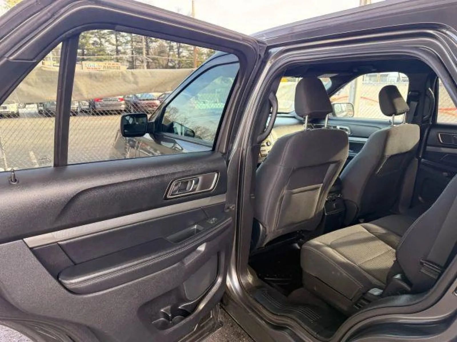 Used 2019 Ford Explorer XLT image 15