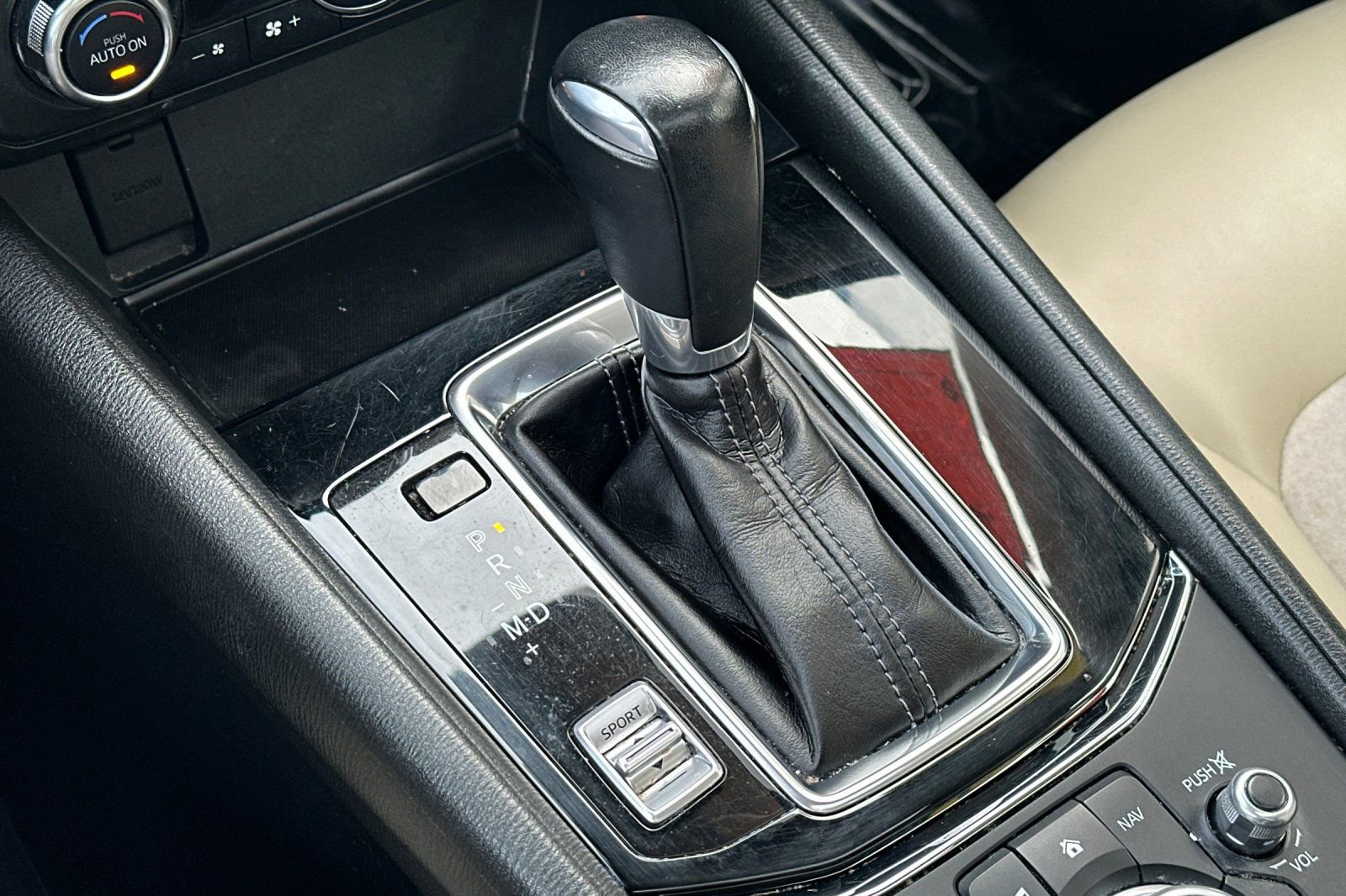 Used 2018 MAZDA CX-5 Touring w/ Preferred Equipment Package FWD image 30