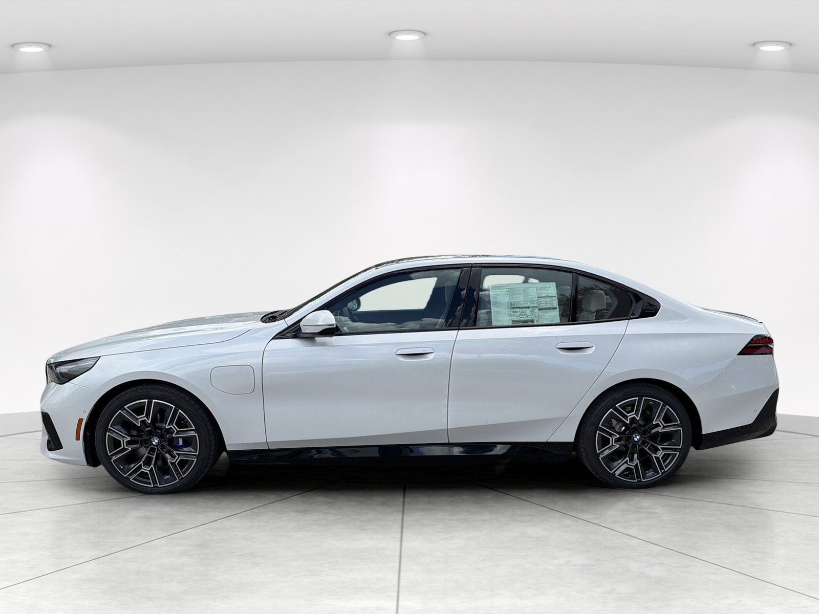 New 2027 BMW 550e xDrive AWD/4WD image 7